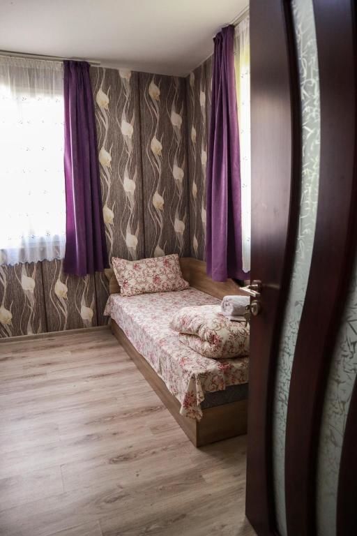 Дома для отпуска Bungalow in a lovely village Kamena Kamena